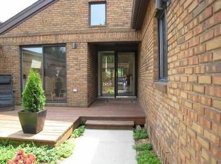 3930 Ridgmaar Sq, Ann Arbor, MI 48105