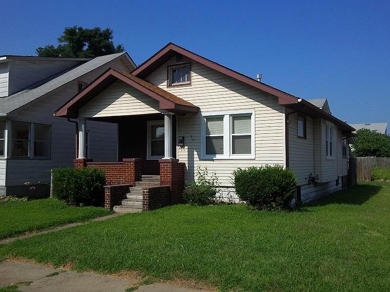 1st image of 234 Whitelaw Ave