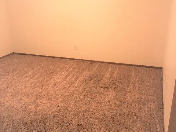 5th image of 919 Raymond Dr #D