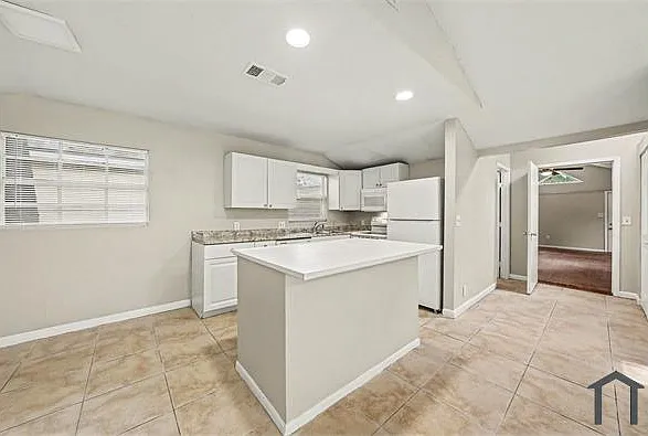 8716 N Blvd — Photo 16
