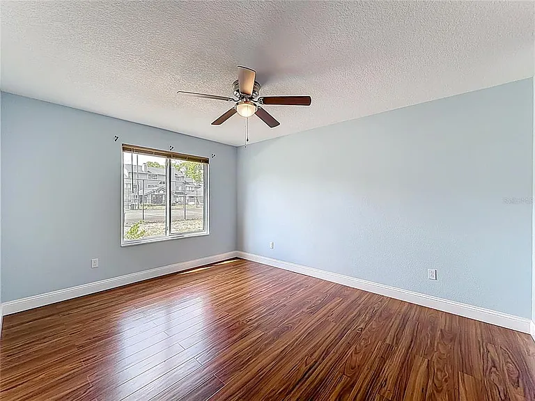 2260 Grenwich Ave #2260 — Photo 26