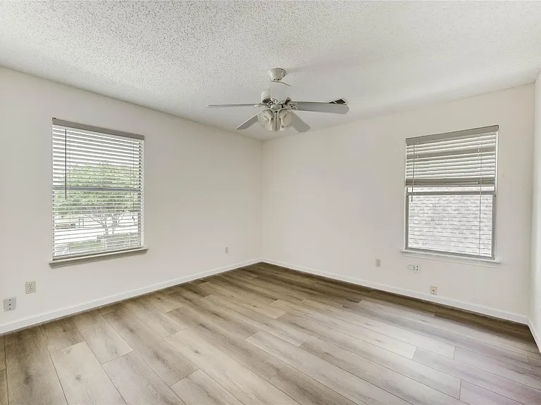 2338 Bent River Dr — Photo 32