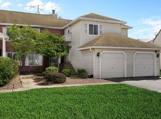 2485 Brunswick Cir APT B2, Woodridge, IL 60517