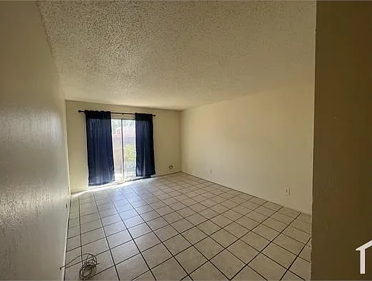 2 bed, 850 sqft, $1,222 — Photo 2