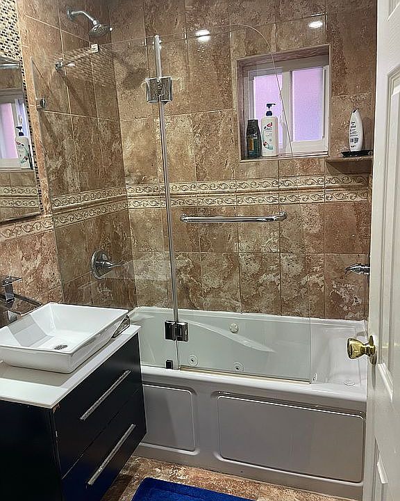 Second floor bathroom 