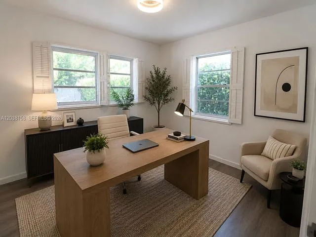 3 bed, 2.0 bath, 1286 sqft, $5,100 — Photo 2