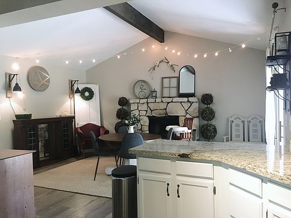 2nd image of 2960 E Garnet Cir