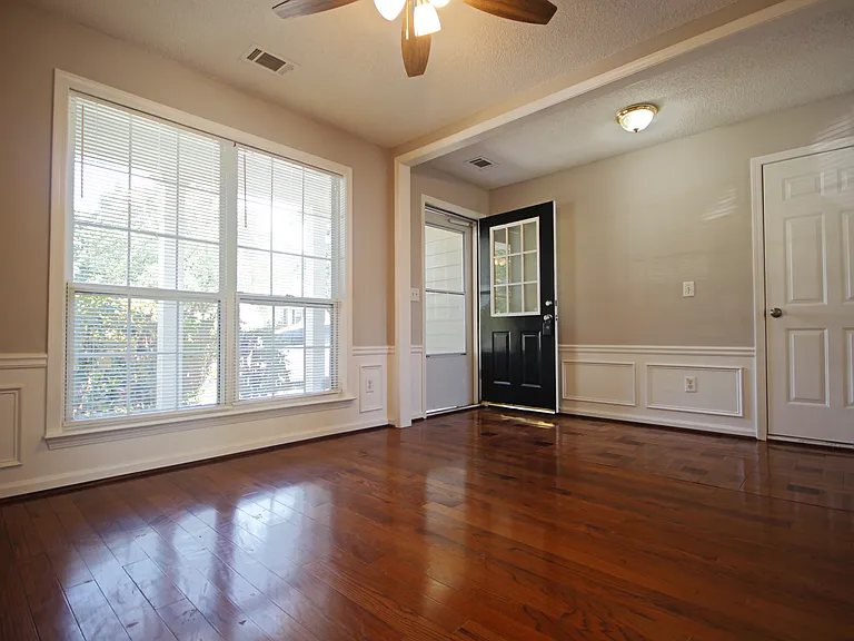 401 Bottesford Dr NW — Photo 5
