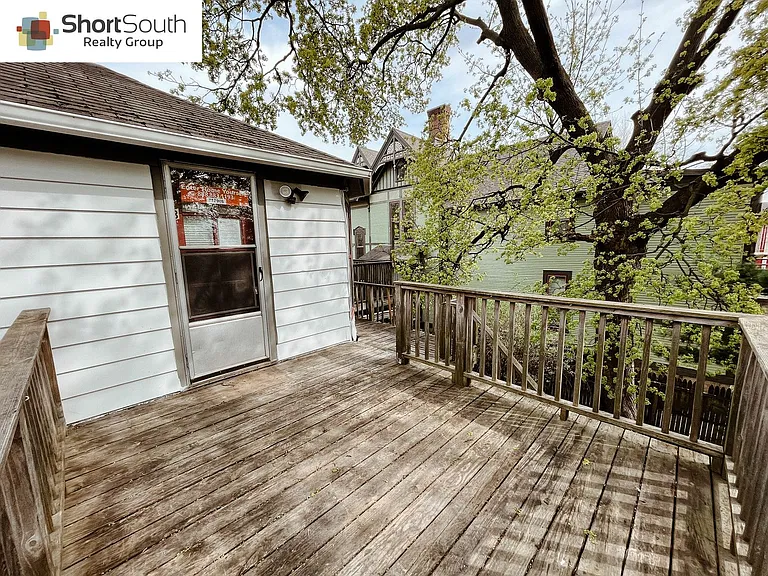 235 Lafayette Ave NE — Photo 10