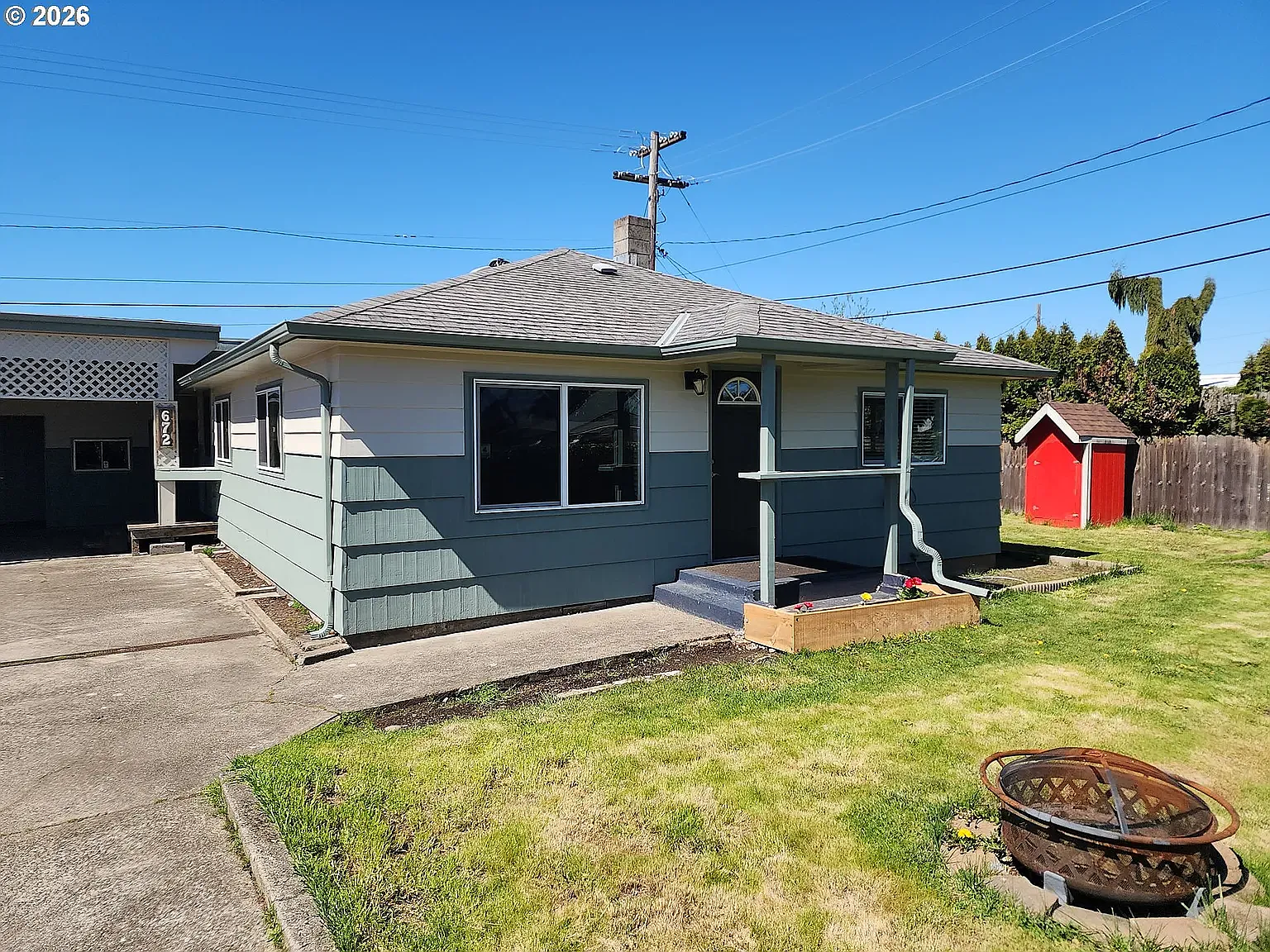 3 bed, 1.5 bath, 1120 sqft, $2,140 — Photo 1