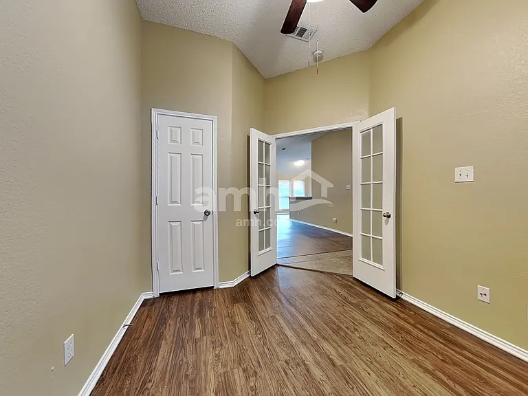 260 Beech Dr — Photo 8