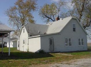 314 1st St, Lerna, IL 62440