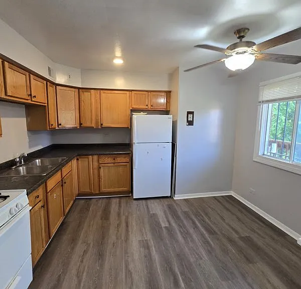7530 S Saginaw Ave #3A — Photo 2
