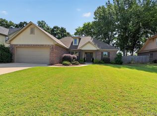 132 Silver Crest Dr, Elmore, AL 36025