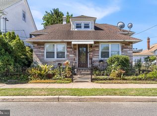 208 Kossuth St, Riverside, NJ 08075