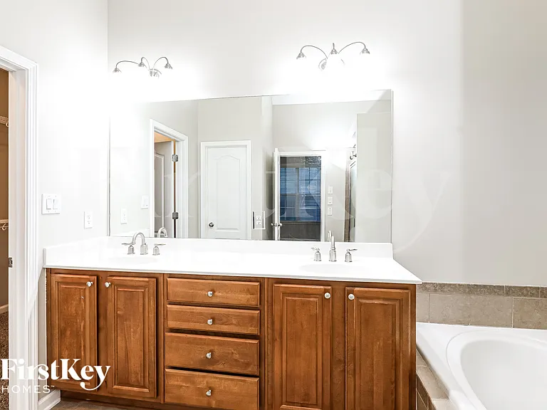 120 Summit Point Dr — Photo 9