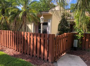 3998 Atlanta St, Hollywood, FL 33021