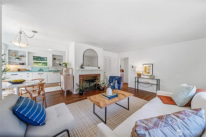 5th image of 8221 23rd Avenue NE