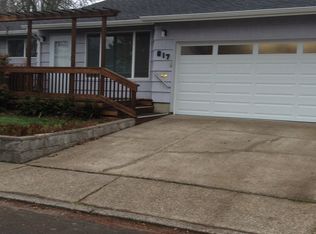 817 25th St, Springfield, OR 97477