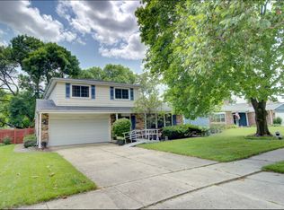 1428 Willcrest Rd, Naperville, IL 60540