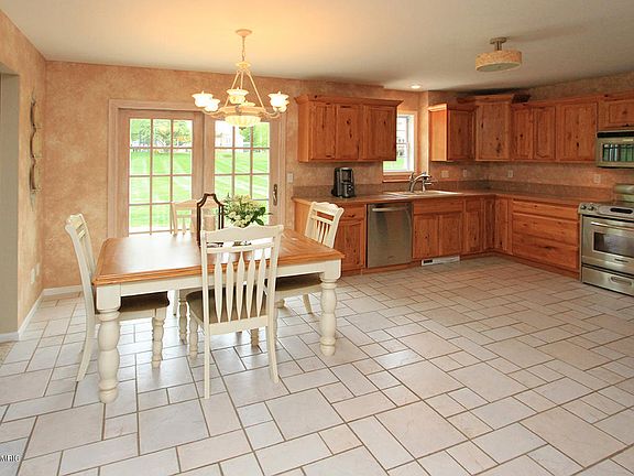2nd image of 1528 Auburn Woods Trl