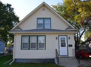 825 Hull Ave, Des Moines, IA 50316