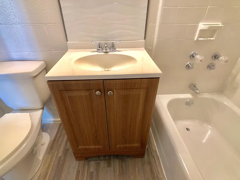 509 University Ave — Photo 12