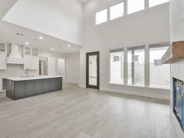 40 Trellis Ct, Conroe, TX 77304