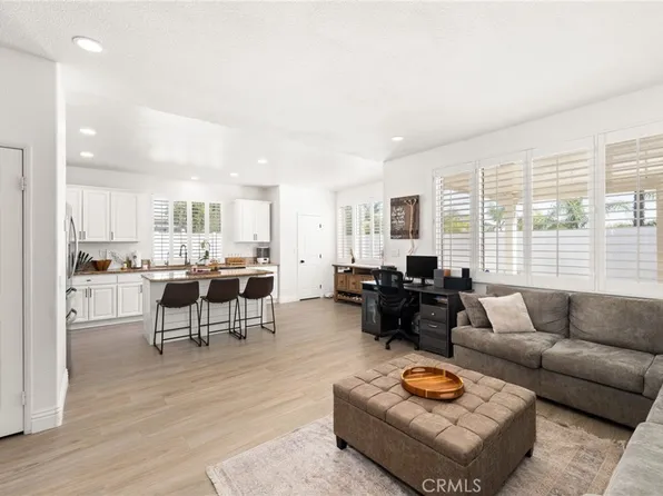 1261 Florence St, Corona, CA 92882