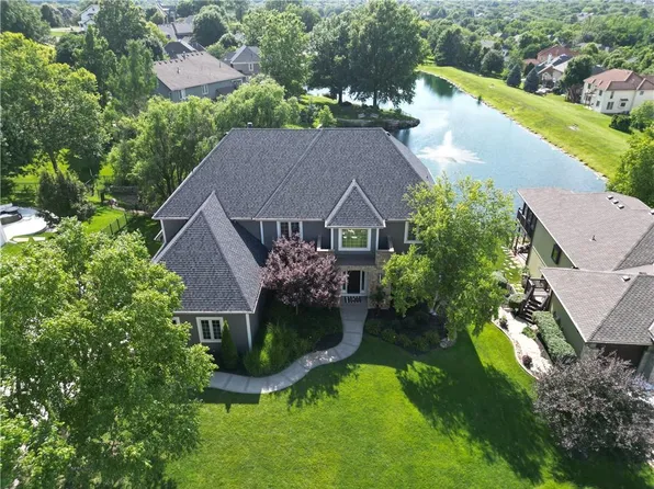 14536 Grant St, Overland Park, KS 66221