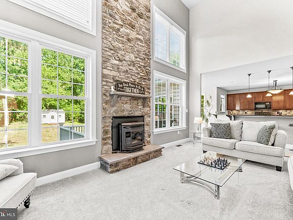 4th image of 2771 Queensberry Dr