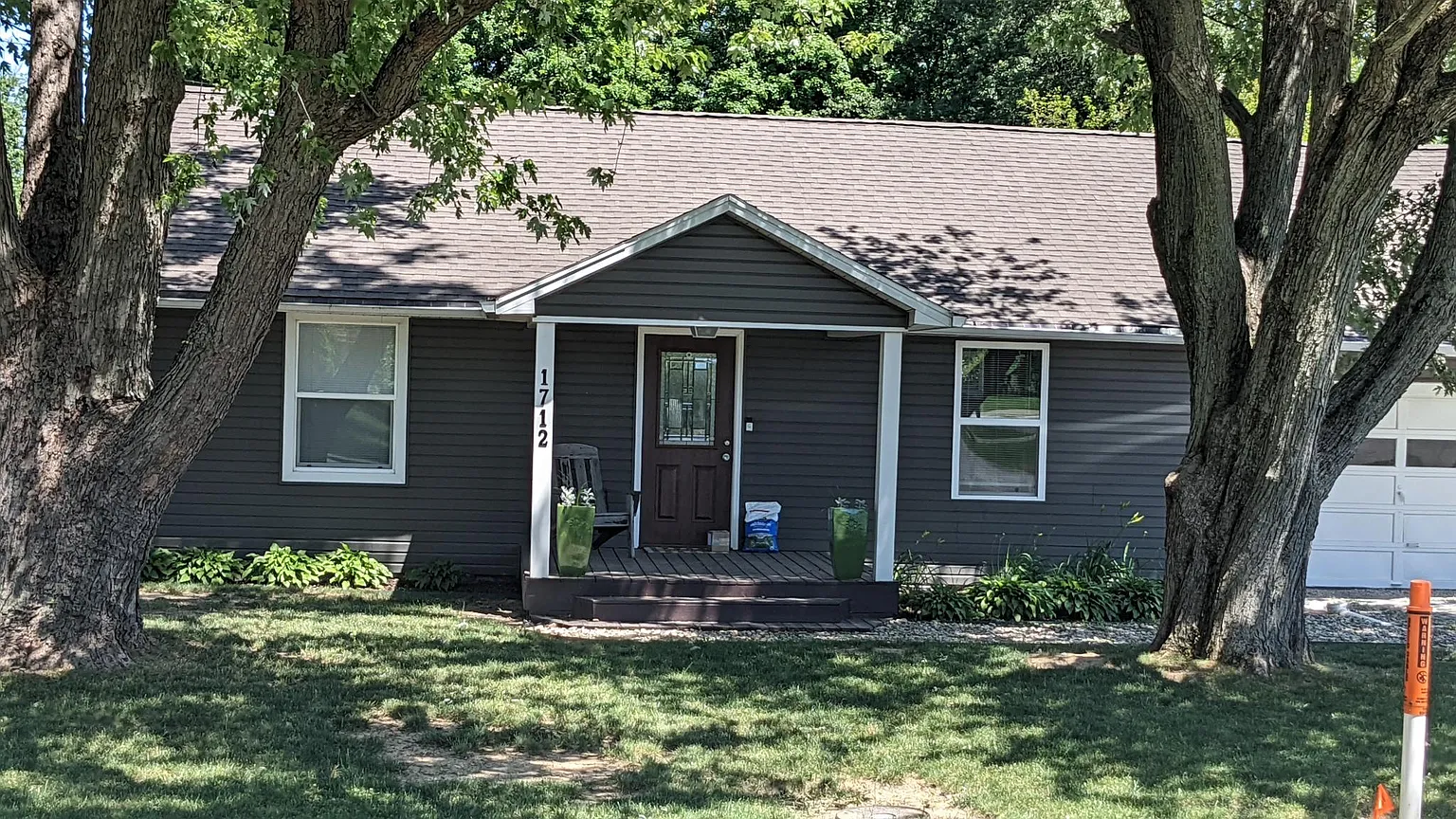 1712 N Riley Rd photo 1
