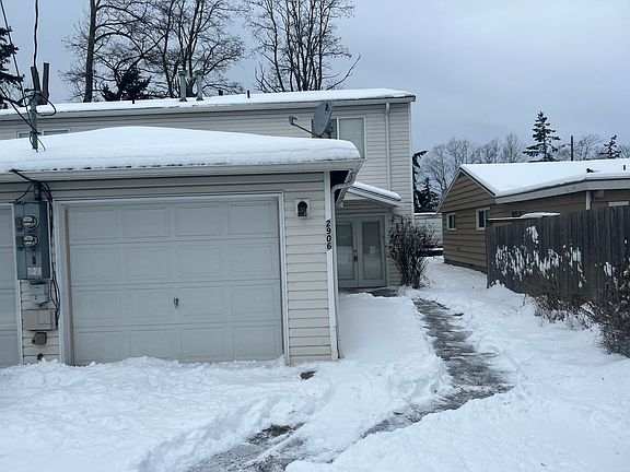 3rd image of 2904 Lincoln St #2906