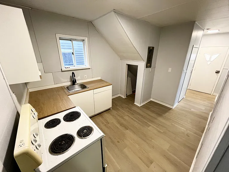 1011 Albert Rd #1 — Photo 6