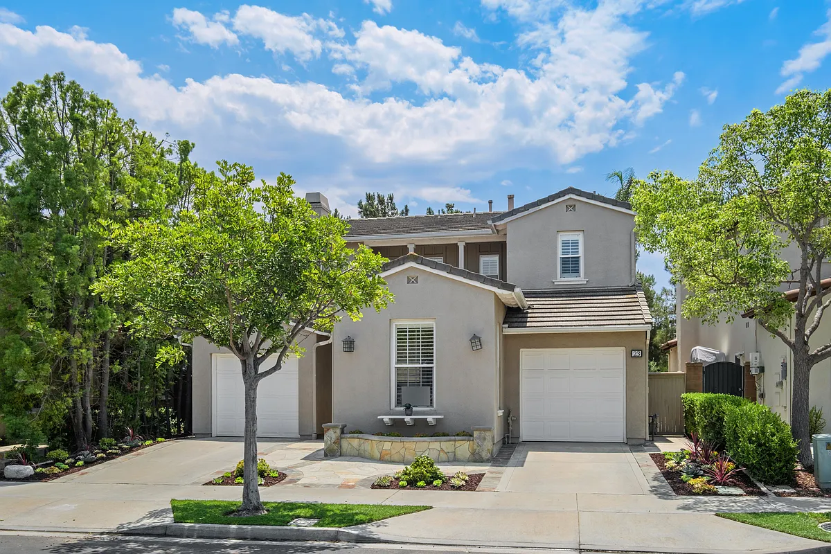 4 bed, 3.5 bath, 2085 sqft, $5,750 — Photo 1
