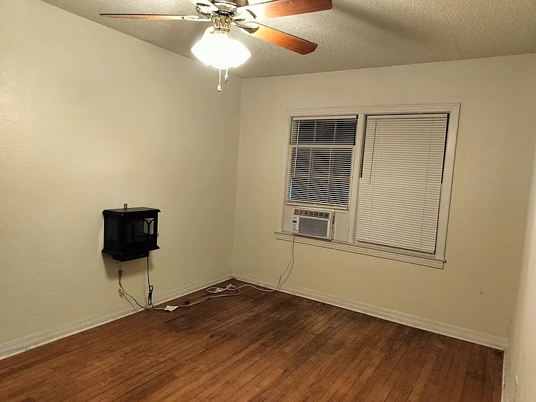 703 E Pine St #B — Photo 9