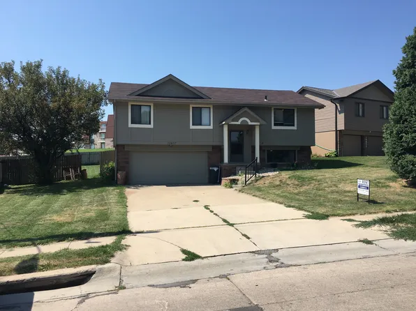 10407 Laurel Ave, Omaha, NE 68134
