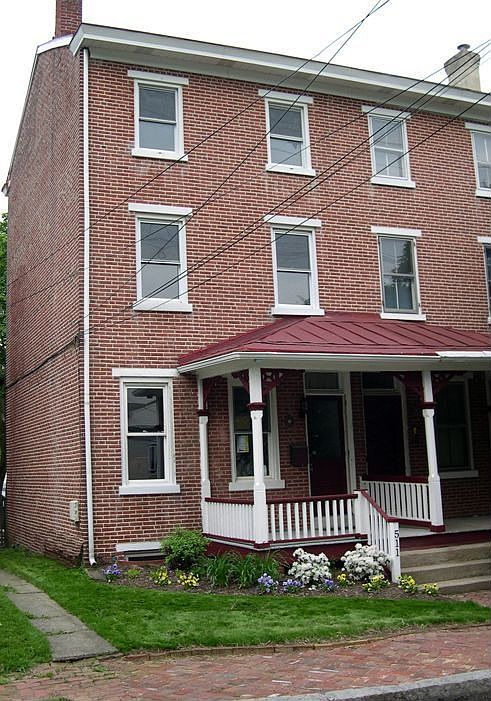 1850s charm and 21st Century amenities!