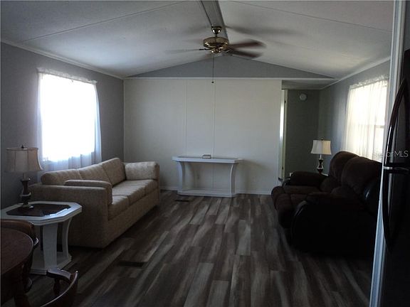 4th image of 229 Monroe Dr