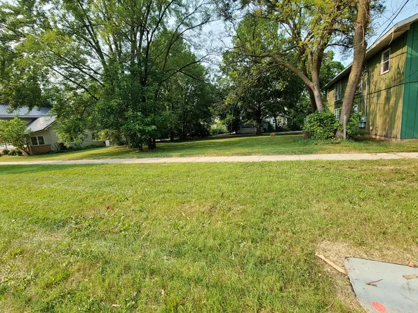 244 W Saint Joseph St, Watervliet, MI 49098