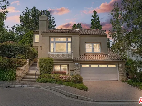 11829 Henley Ln, Los Angeles, CA 90077