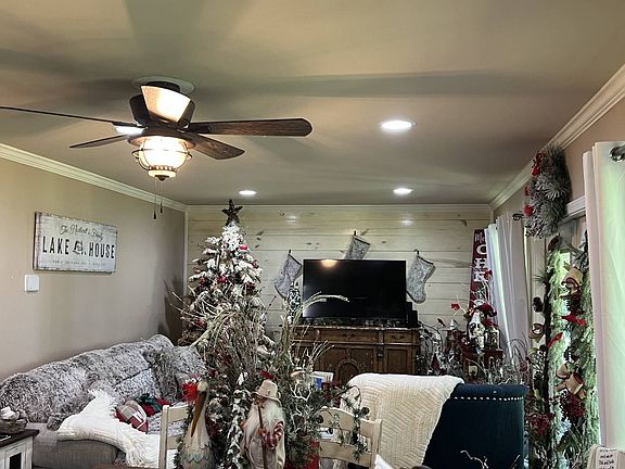 4th image of 55 Village Rd