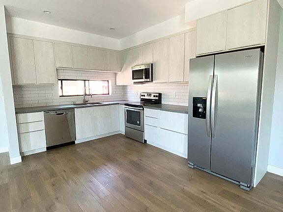 4th image of 1859 1/2 W 25th St