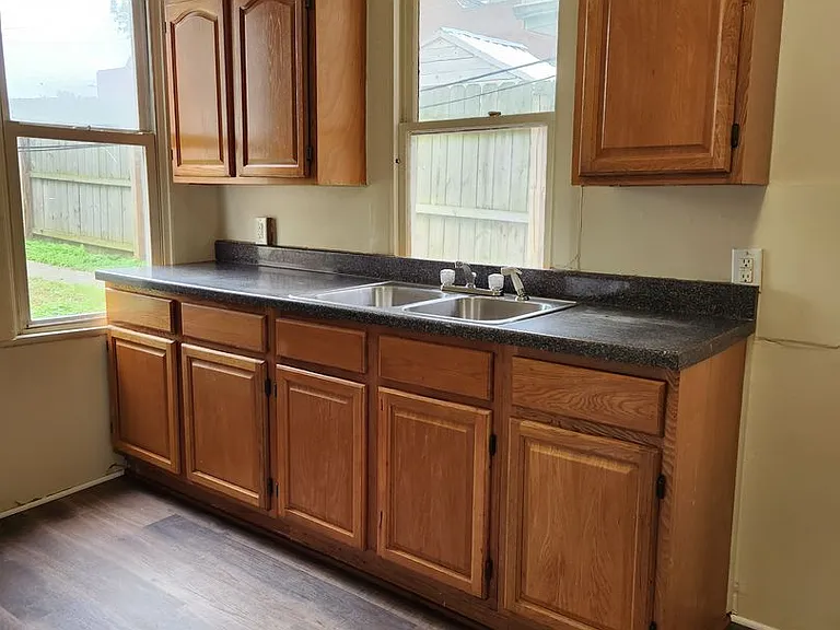 149 S Pershing Ave — Photo 6