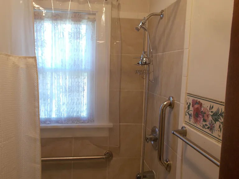 3611 Chester Blvd — Photo 21