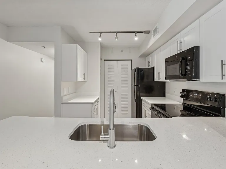 Coquina Cove Apartments — Photo 83