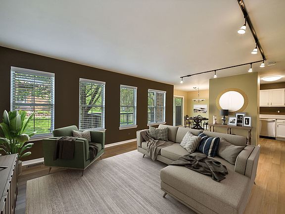 5th image of 204 Stoneybrook Ln