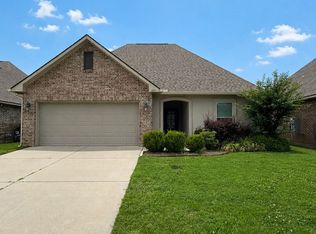 606 Acacia Dr, Bossier City, LA 71111