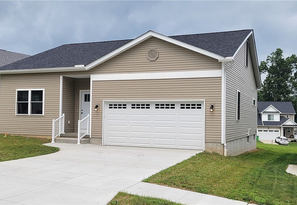 1st image of 385 Thorn Way