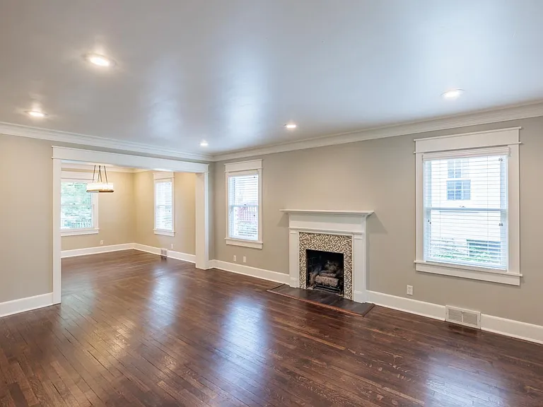 713 Cooper Dr — Photo 3